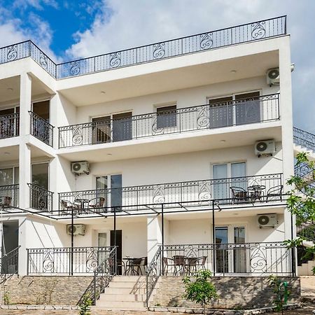 Apartments Natali バール エクステリア 写真