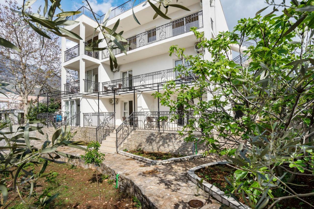Apartments Natali バール エクステリア 写真