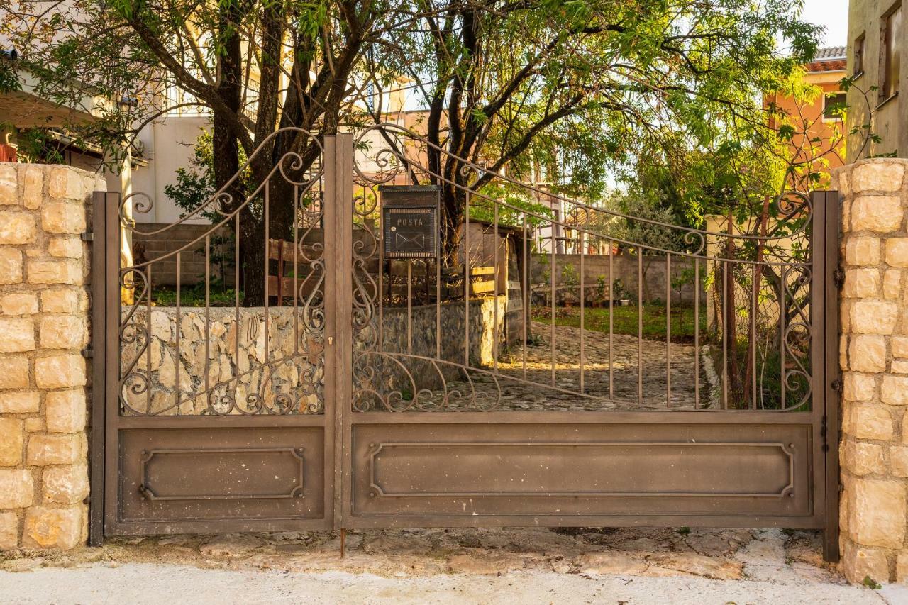 Apartments Natali バール エクステリア 写真