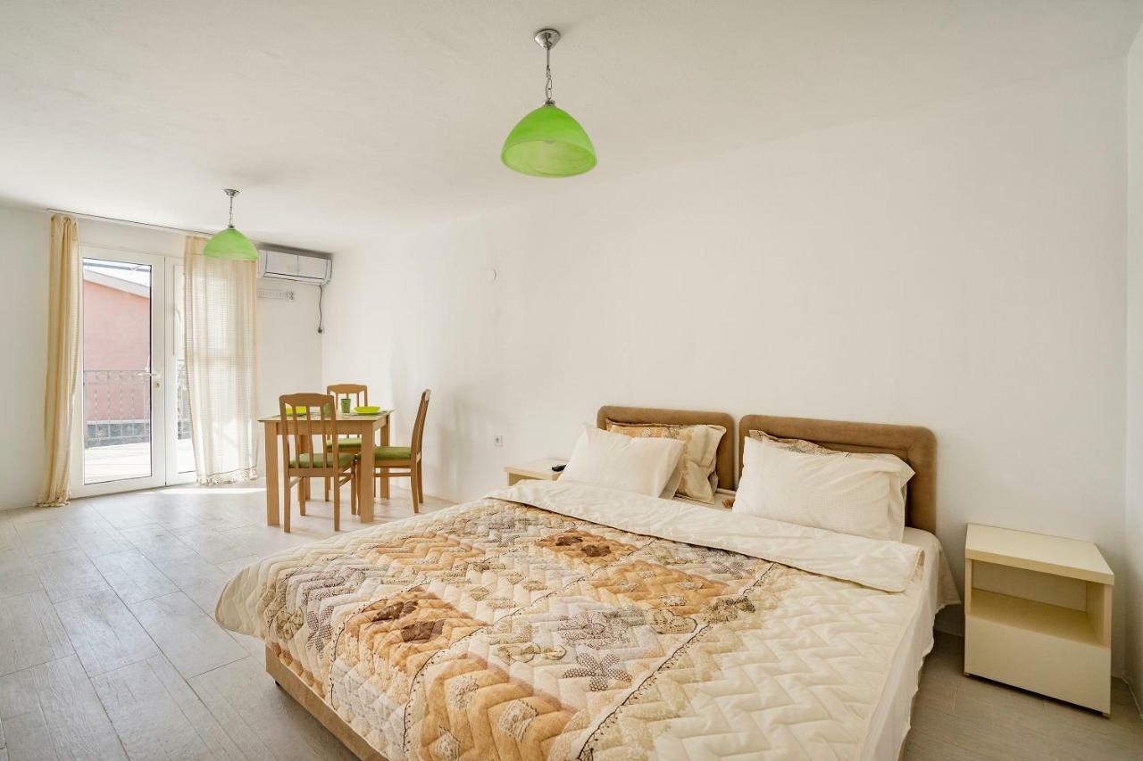 Apartments Natali バール エクステリア 写真