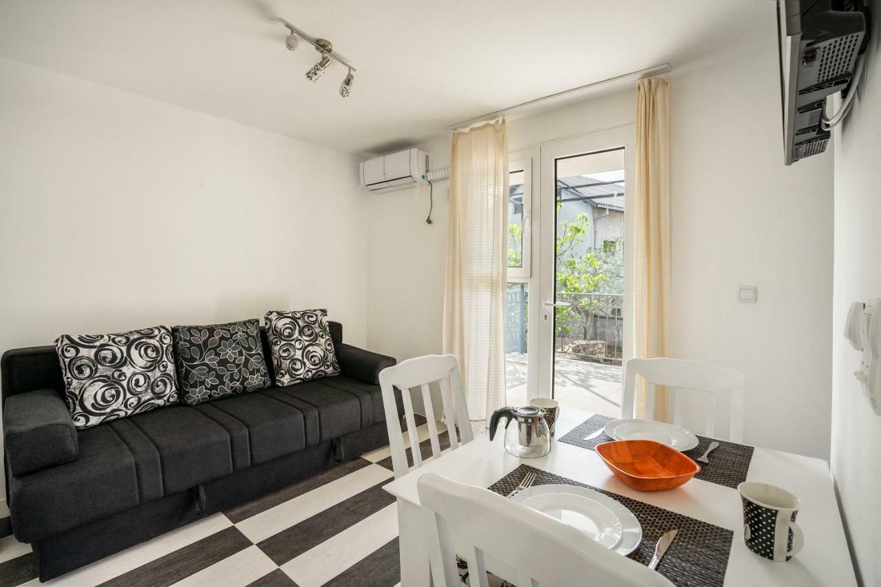Apartments Natali バール エクステリア 写真