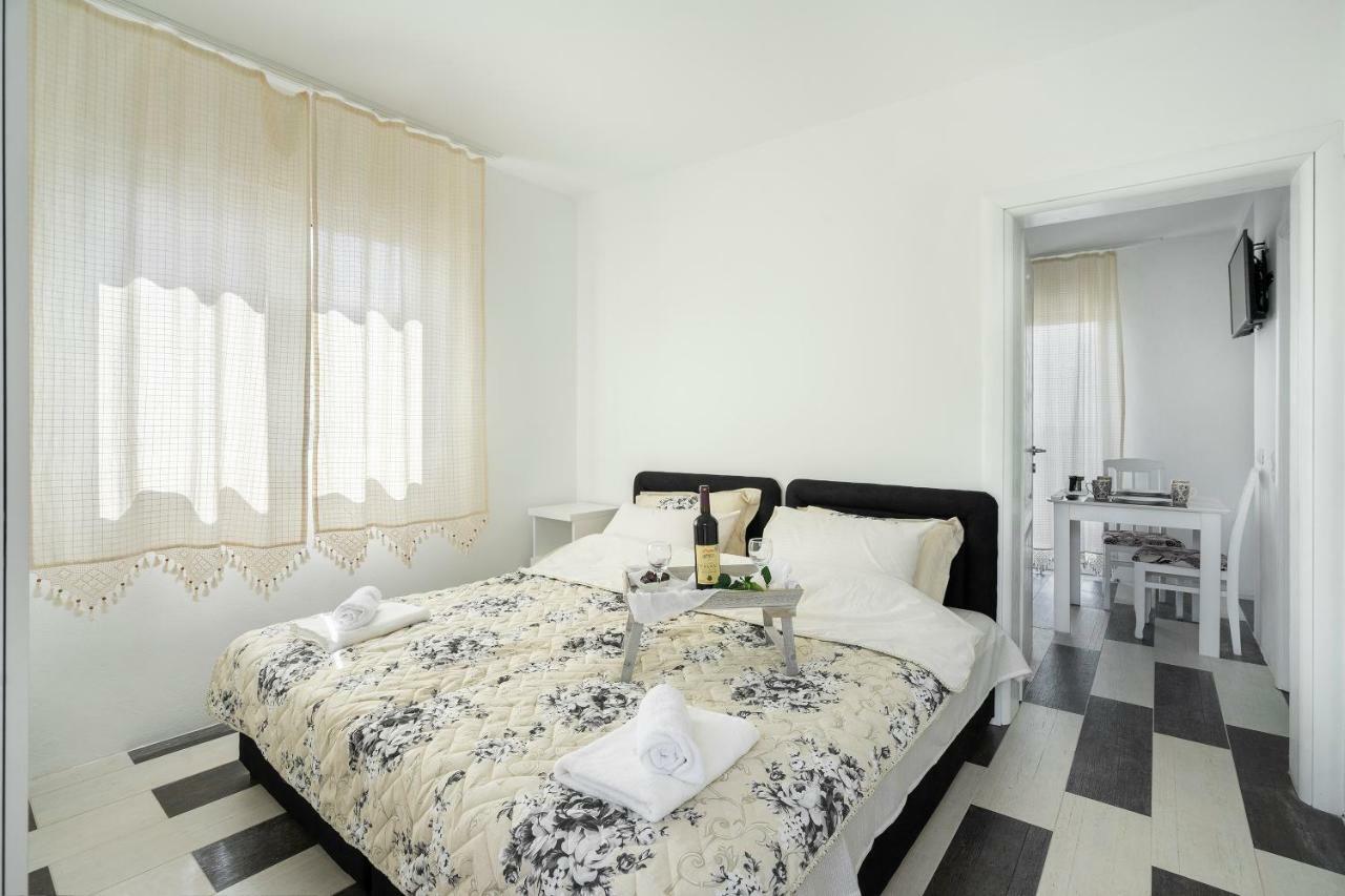 Apartments Natali バール エクステリア 写真