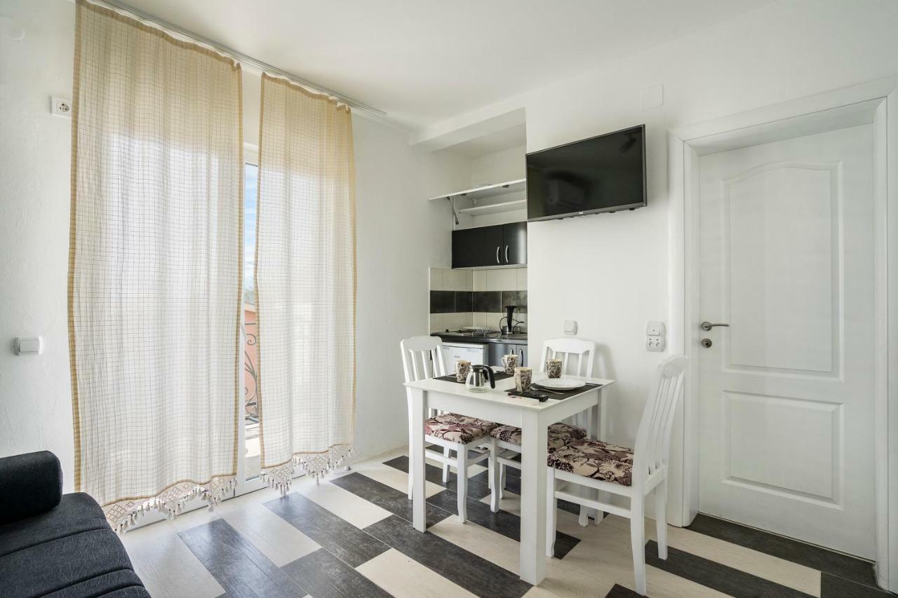 Apartments Natali バール エクステリア 写真